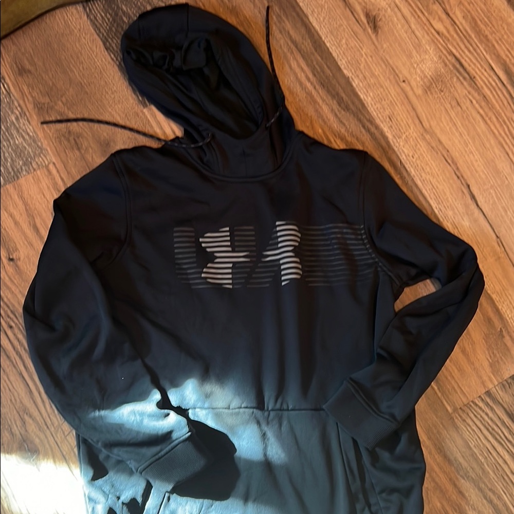 Under Armour Black hooded sweatshirt